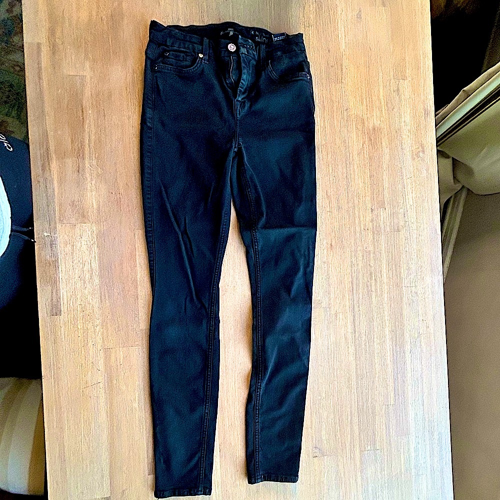 7 for all mankind Black Skinny high rise Jeans cigarette style / back in!